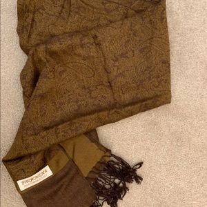 Pashmina scarf/shawl/wrap